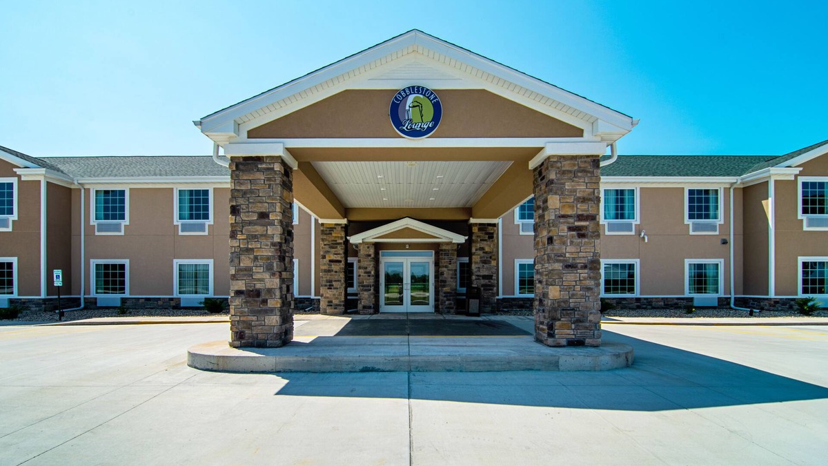 Paxton Hotel | Cobblestone Hotel & Suites - Paxton