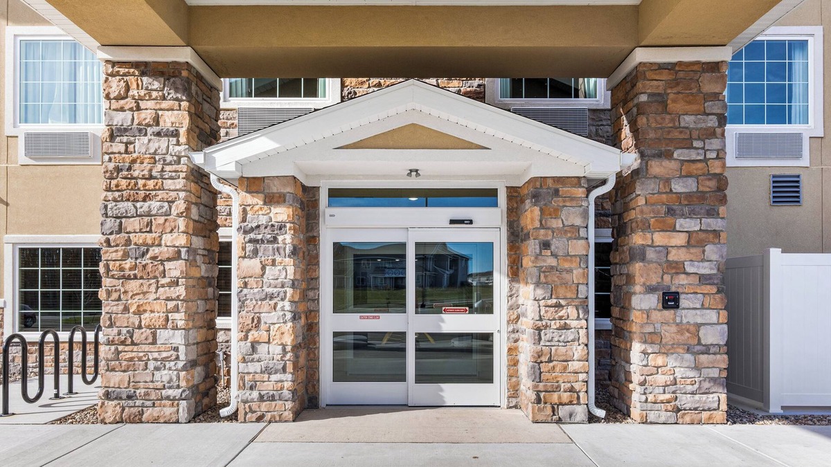 New Denmark Hotel | Cobblestone Hotel & Suites - Denmark/Green Bay
