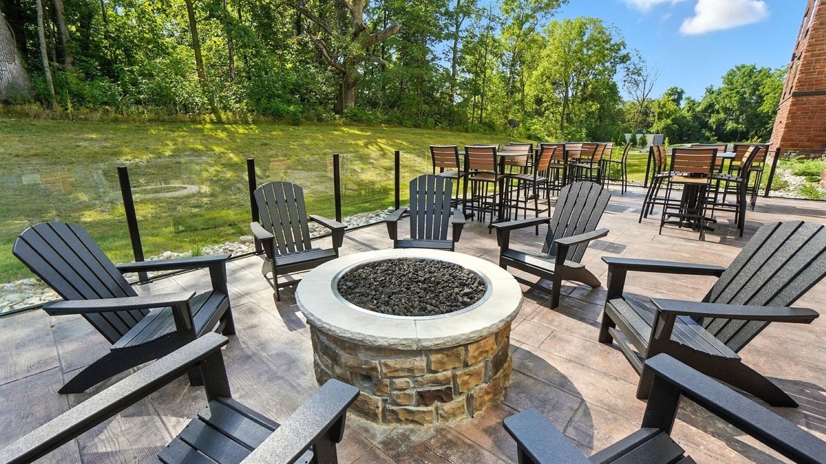 Bellefontaine Hotel | Cobblestone Hotel & Suites-Bellefontaine