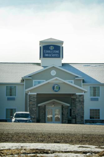 Soda Springs Hotel | Cobblestone Inn & Suites - Soda Springs
