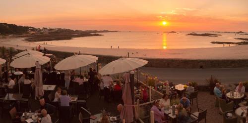 Cobo Hotel | Cobo Bay Hotel