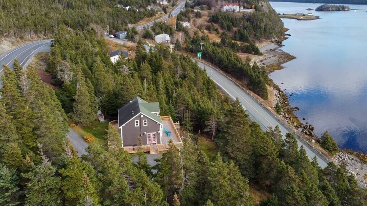 Placentia Ski Chalet | Cochrane Corner Guest House