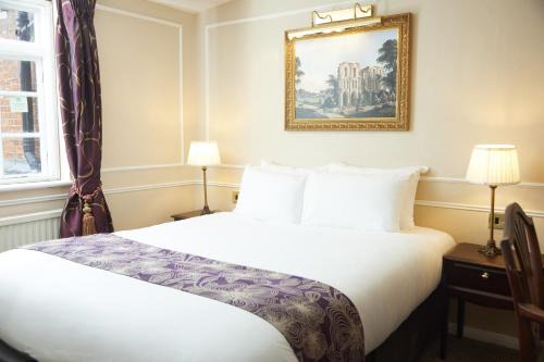 Stony Stratford Hotel | Cock Hotel by Greene King Inns