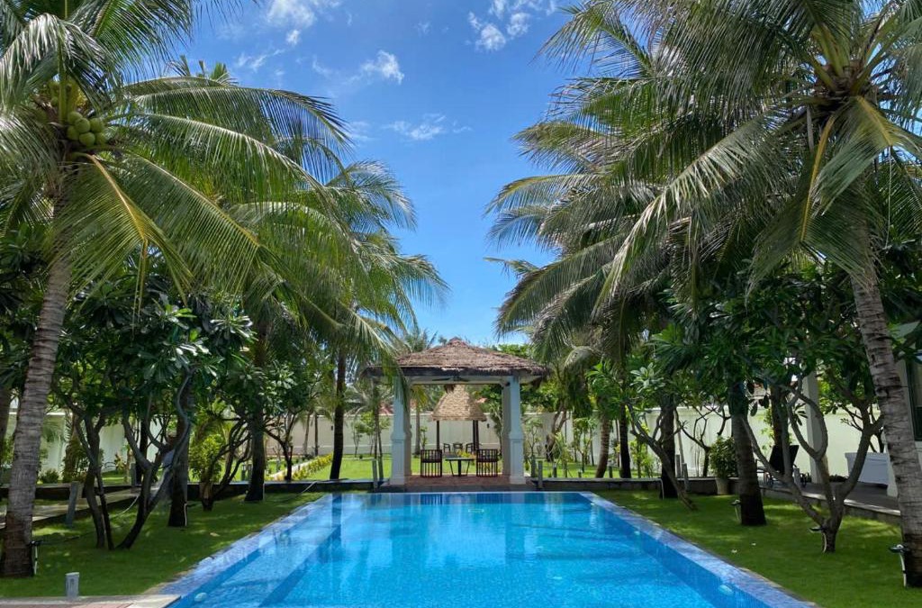 East Ham Tien Beach Resort | Coco Presidential Villa & Homestay