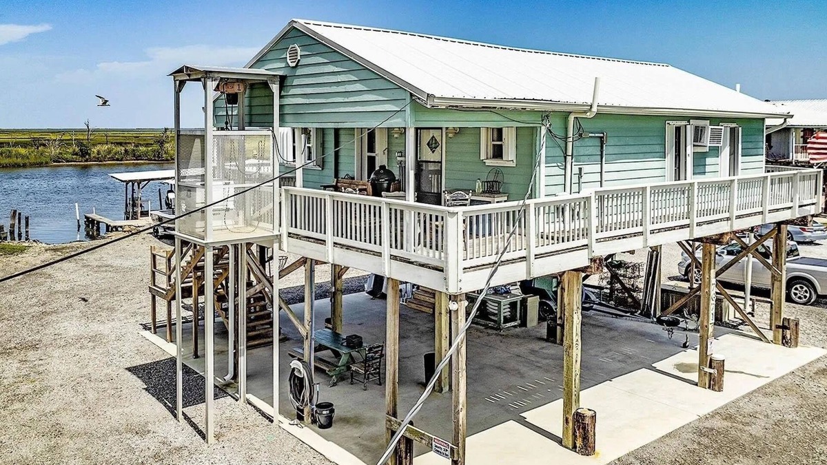 Chauvin House | Cocodrie Waterfront Fishing Camp - Sportsmans Paradise
