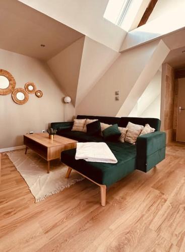 Joigny Apartment | Cocon Bohème & Travertin