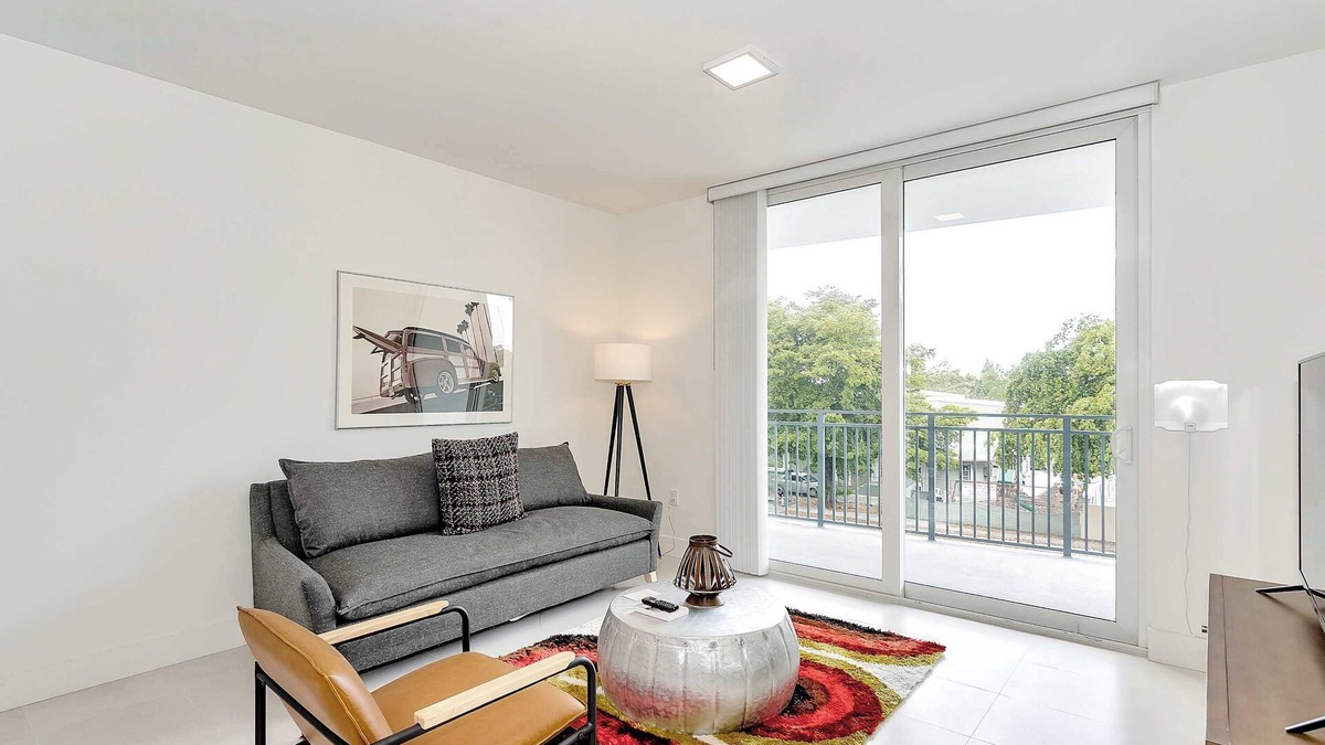 Coral Way House | Coconut Grove Charm, City Convenience | Roami at Grove 27