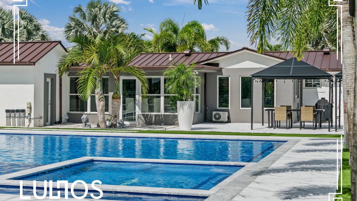 Ludlam House | Coconut Oasis with Pool, Jacuzzi, Mini Golf & More