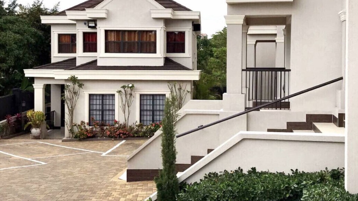 Mandeville Apartment | Coconut Palms Luxury Apartment King Bed/A/C,Gym and Pool