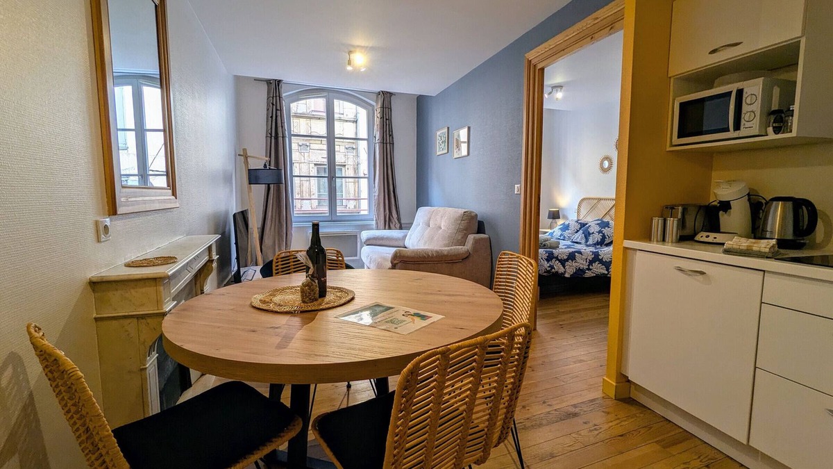 Le Puy-en-Velay Cottage | "Cocoon lumineux au cœur du Puy-en-Velay, proche de la cathédrale et des commodités"