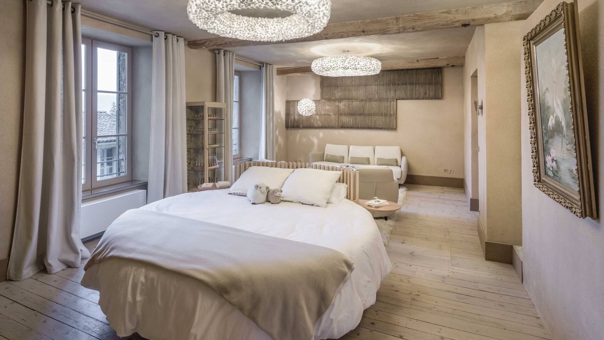 Chatte House | Cocoon suite in a former silk factory A la Galicière