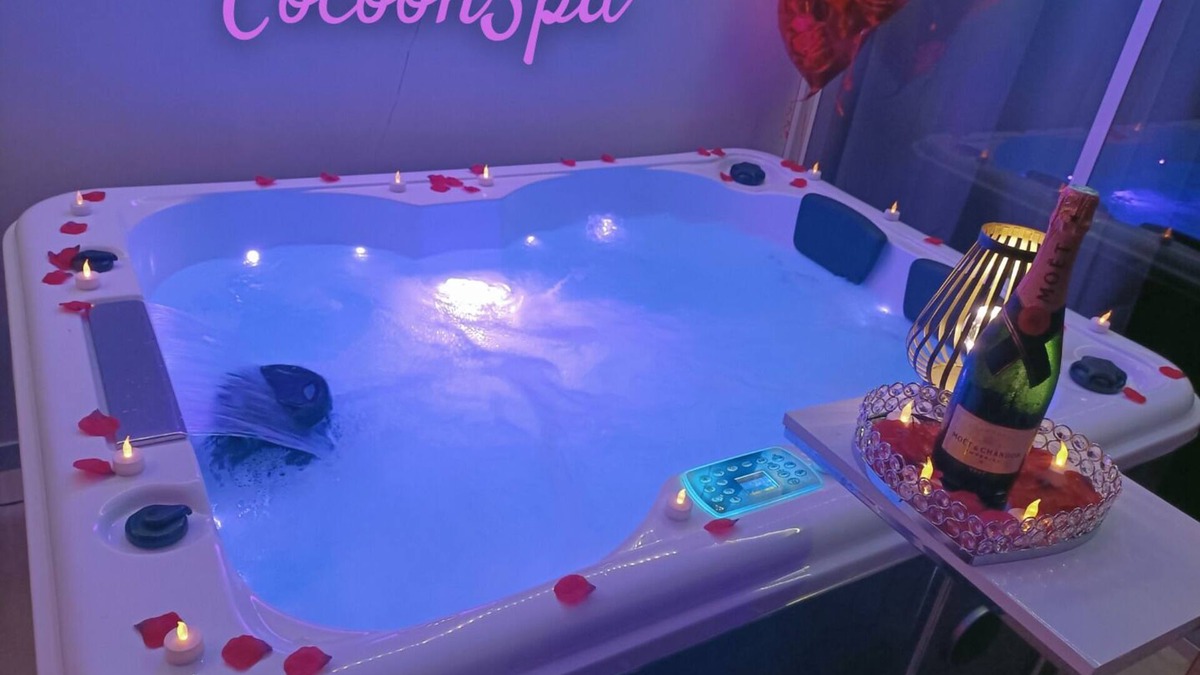 Casselardit Apartment | Cocoonspa Love Room Avec Jacuzzi, Idéal Pour un Couple