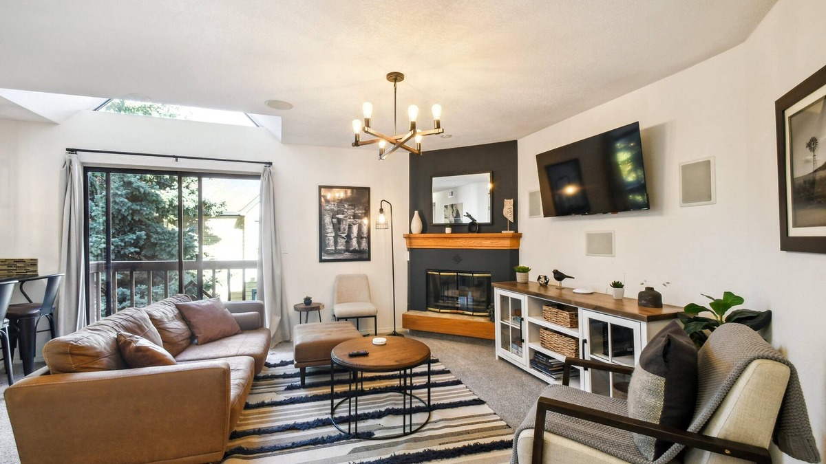 Englewood Apartment | Code & Comfort | Boston Commons