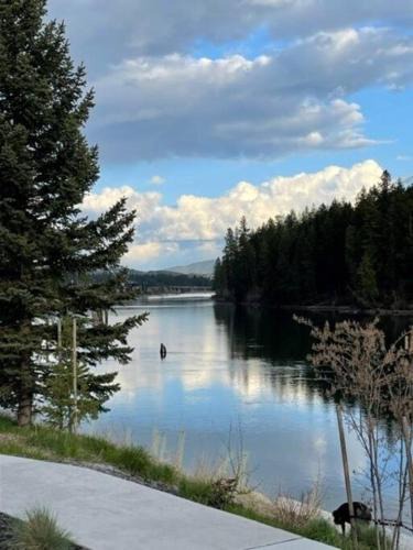 Coeur d'Alene Apartment | Coeur d Alene Riverstone Retreat