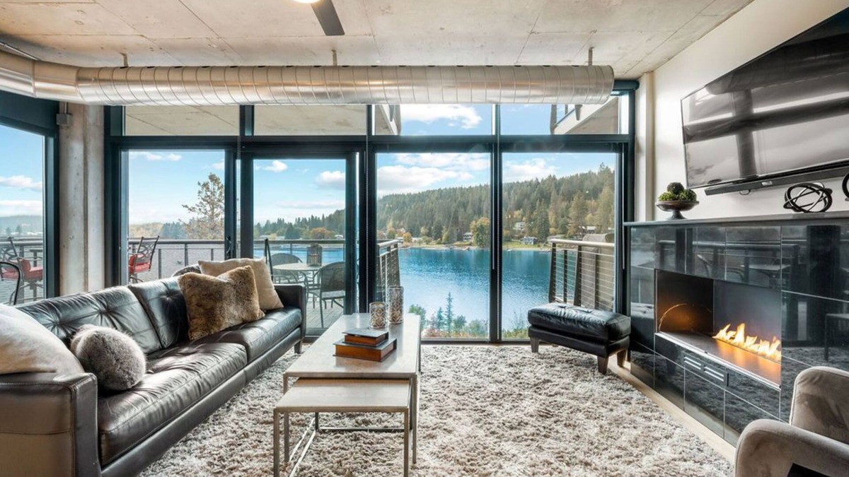 Coeur d'Alene Condo | Coeur d’Alene Luxury Waterfront Condo - Close to Everything