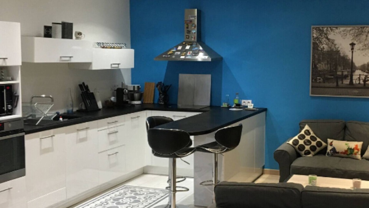 Faubourg Apartment | Coeur Nimes cosy label3* clim près Arenes & gare 2/6 pers patio wifi