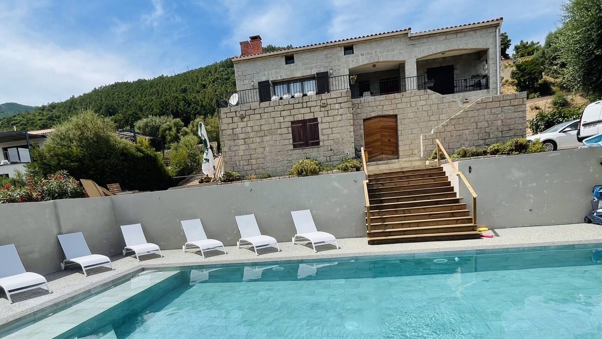 San-Gavino-di-Carbini Villa | Coeursica House