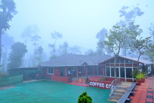 Sakleshpur House | Coffee Crown Homestay - 1KM Falls, Home Food & Coffee Estate