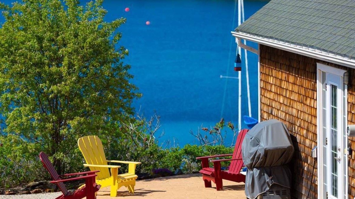 Upper Blandford Cottage | Coffee With A View Of Deep Cove