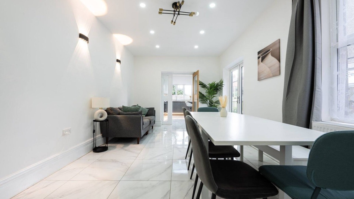 Grangetown House | Cohost Partners 6-Bed Home Perfect for Groups