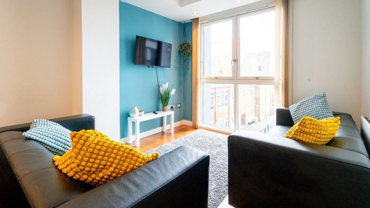 Plasnewydd Apartment | Cohost Partners Charming 1BR Retreat Netflix & Cozy Vibes