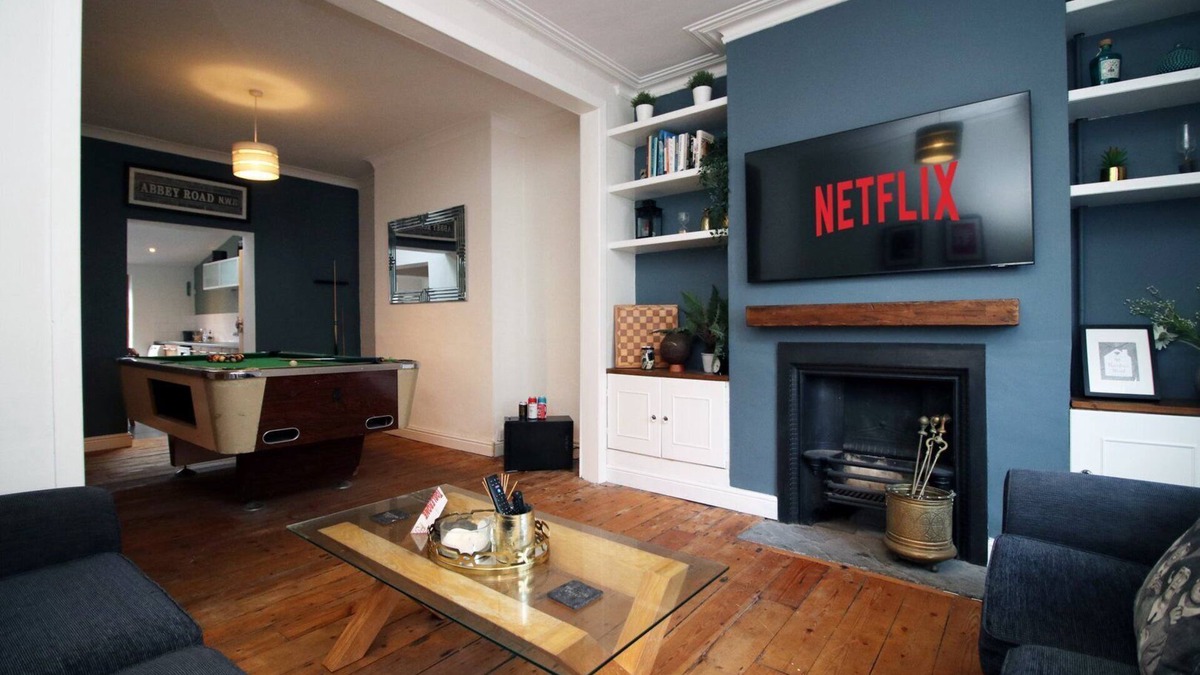 Splott House | Cohost Partners Modern Retreat in Cardiff