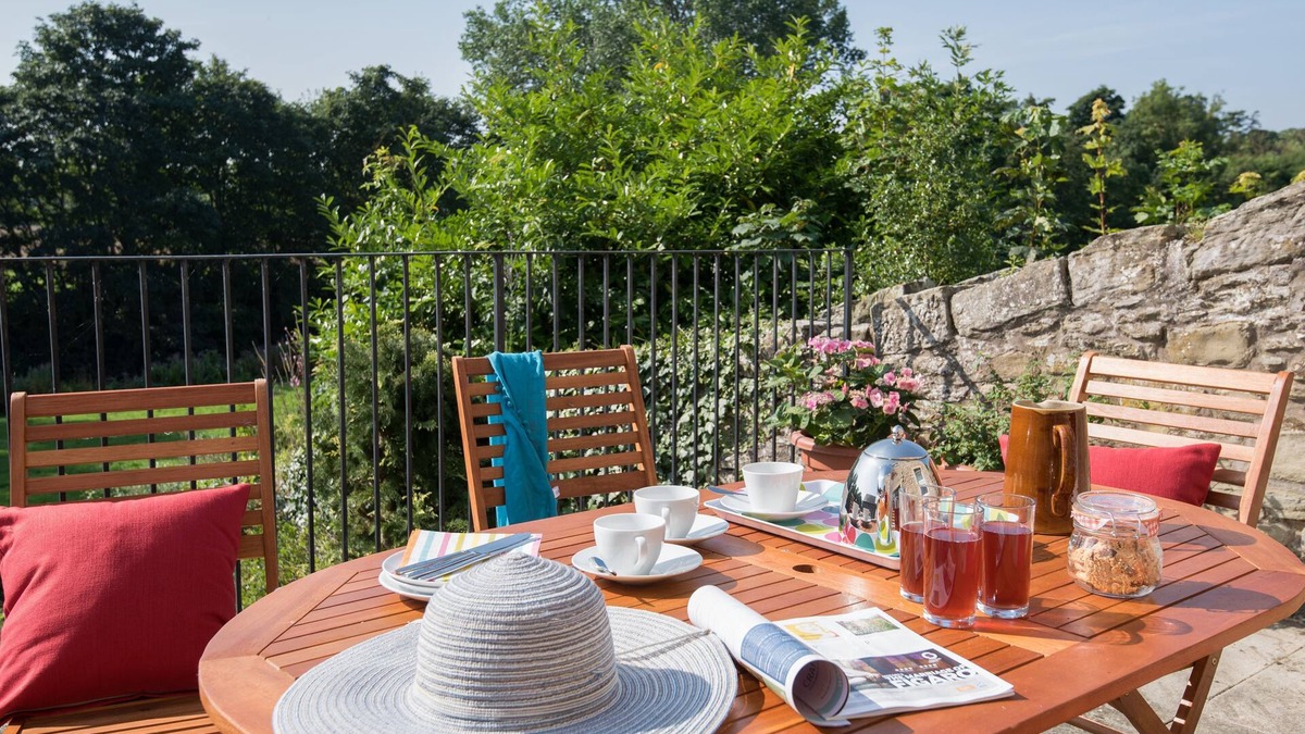 Coldstream Cottage | COLDSTREAM COACH HOUSE - Tweed fishing, golf & river walks, village pubs nearby