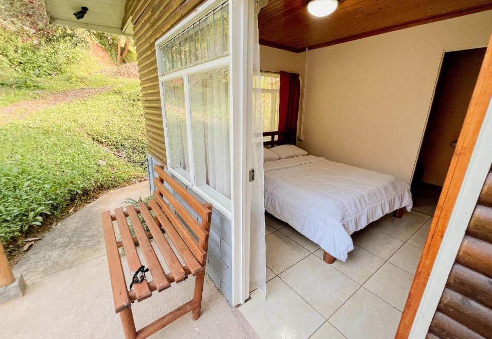 Canton Desamparados Cabin | Colibrí