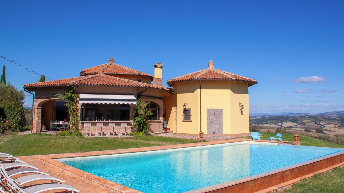 Montecastrilli Villa | Colle Mafalda - Charming Countryside Villa with Infinity Pool and Stunning Views