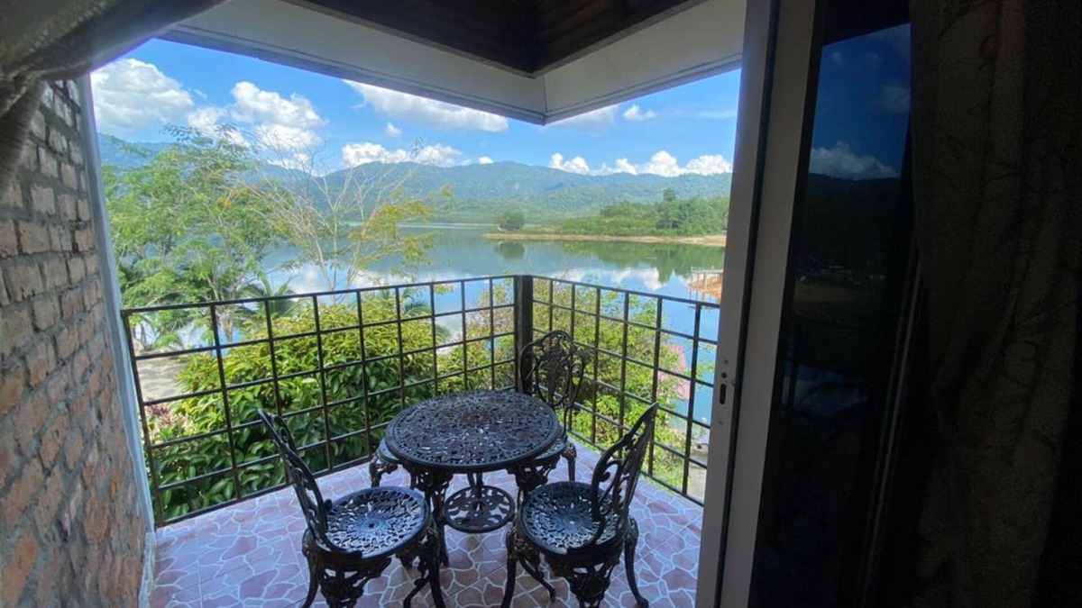 Sik District Hotel | Collection O 91015 Sungai Batang Lake Chalet