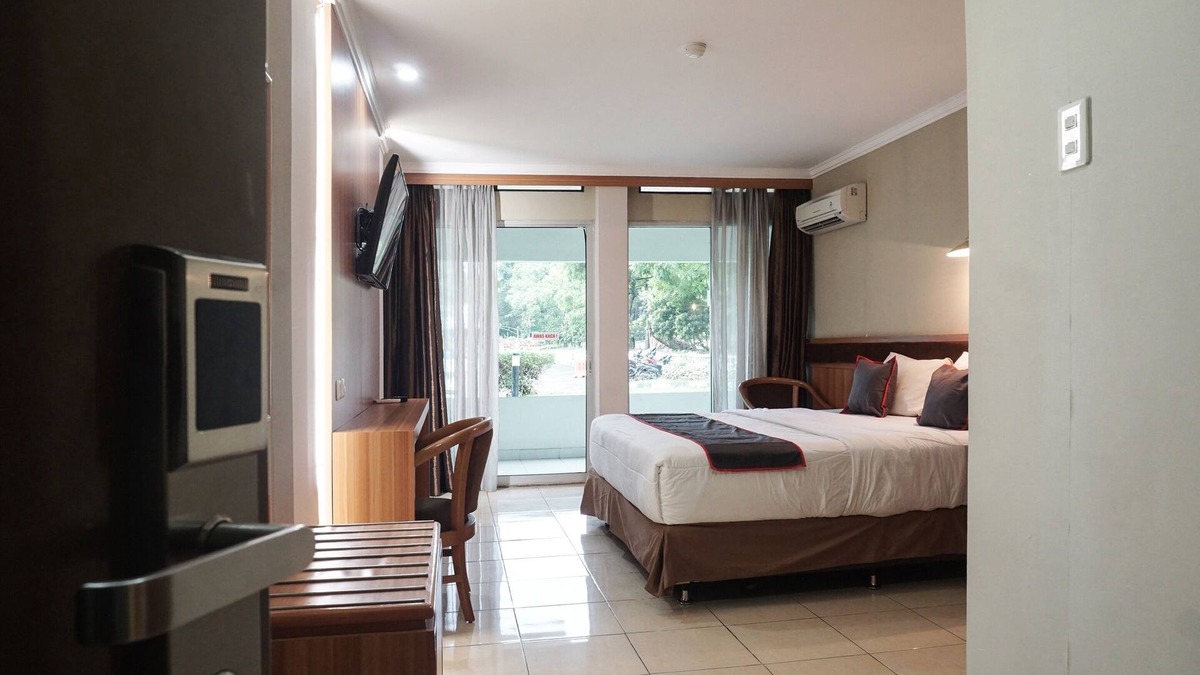 South Tangerang Hotel | Collection O 92122 Series Hotel Serpong