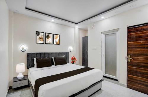 Gorakhpur Hotel | Collection O B.R. Ambedkar Park Taramandal Formerly Shree Krishna Inn