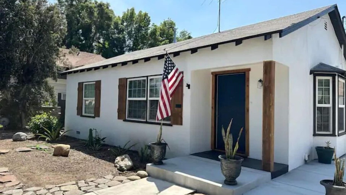 Bonita House | College Cottage