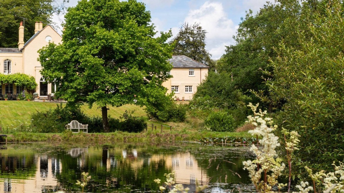Christchurch Villa | Colleton East Wing - Three Bedroom Villa, Sleeps 6