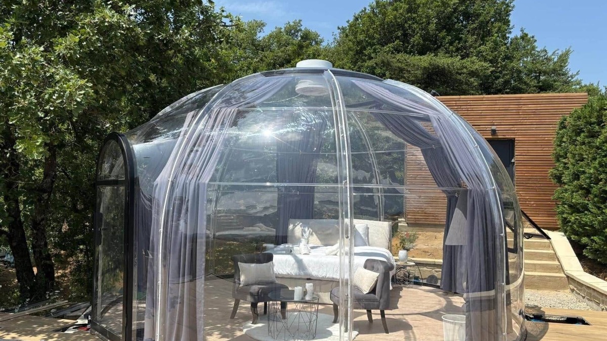 Bathernay Bed & Breakfast | CollinéA La Bulle StelléA Sleep under the stars!