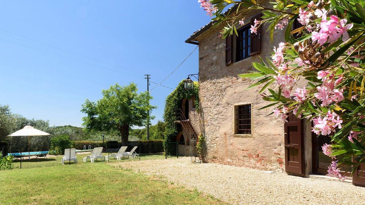 Pergine Valdarno House | Collina large independent house with pool