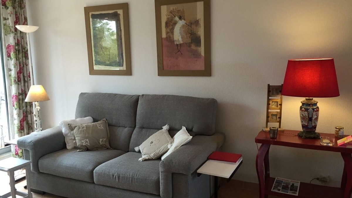 Cite Paul-Valery Apartment | Collines Destanove: Appartement de Charme-calme-confort-piscine