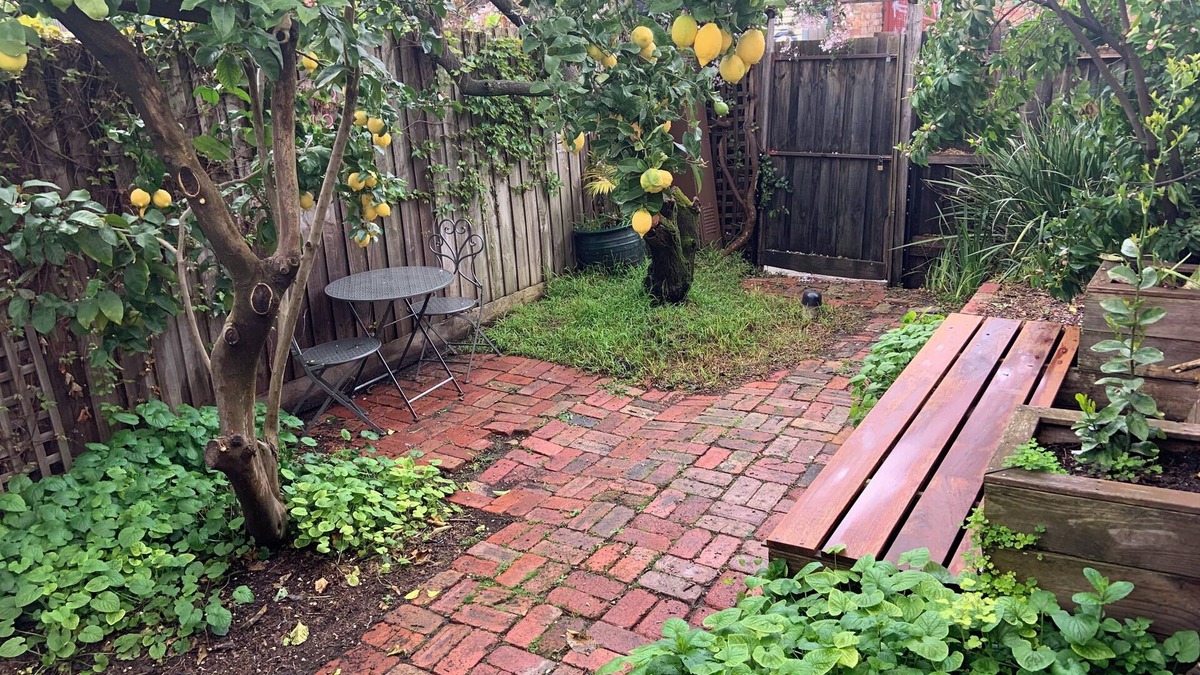 Collingwood North House | Collingwood workers cottage with courtyard garden, close to everything!