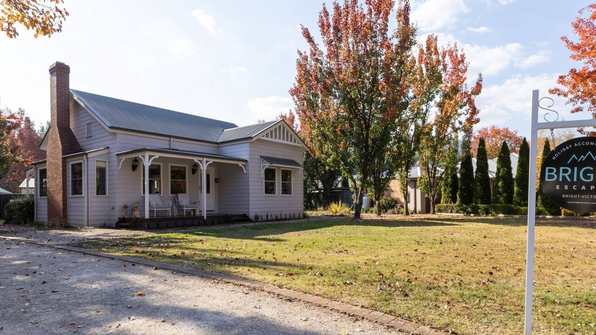 Bright Cottage | Collins Cottage - Luxury Accommodation