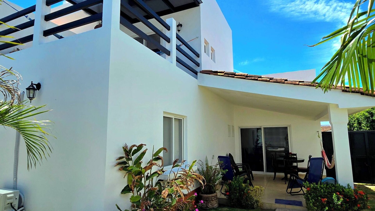 Granada House | Colonial Charm in Granada With private pool Near to City's HeartnFamily Friendly