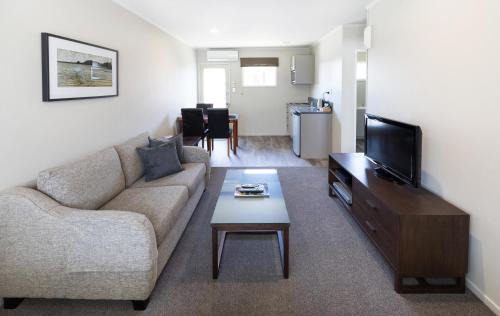 Tauranga South Hotel | Colonial Court Motor Inn