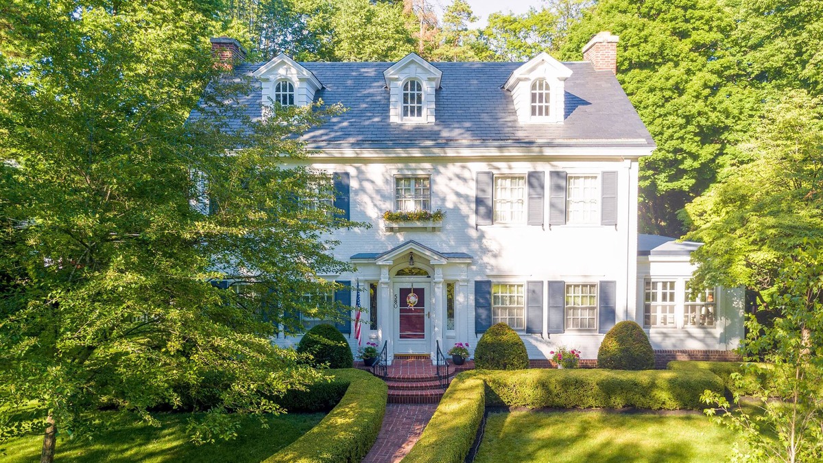 Sidney House | Colonial Home on Wooded Lot
