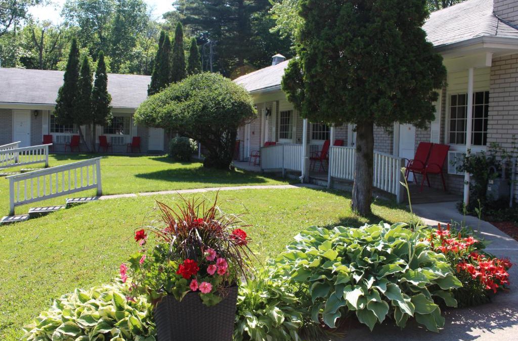 Gananoque Hotel | Colonial Resort-1000Islands