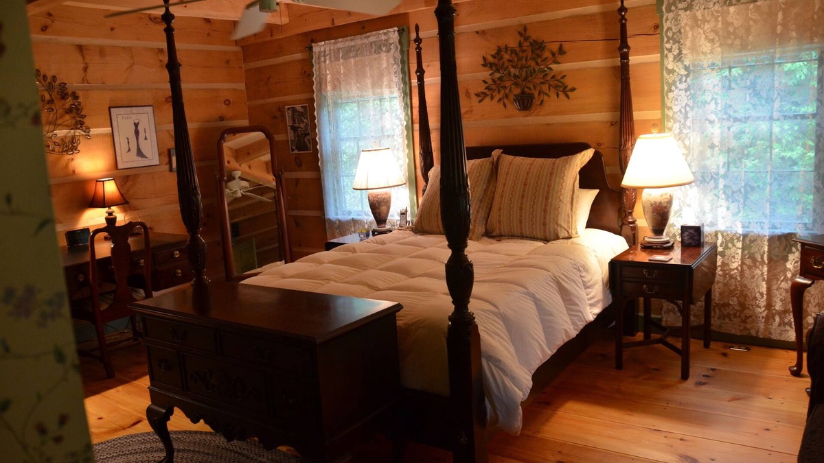 Woodstock House | Colonial-style solid-timber home in a quiet setting