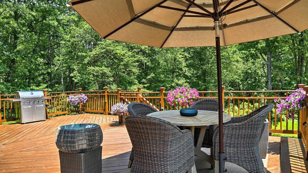 Monroe House | Colonial-Style 'Warwick Retreat' - 1 Hour to NYC!