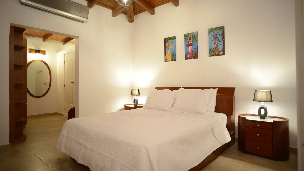 Margarita Island Villa | Colonial Villa in Nueva Esparta WiFi, AC, hot tub, parking, mountain view, 2 Bed