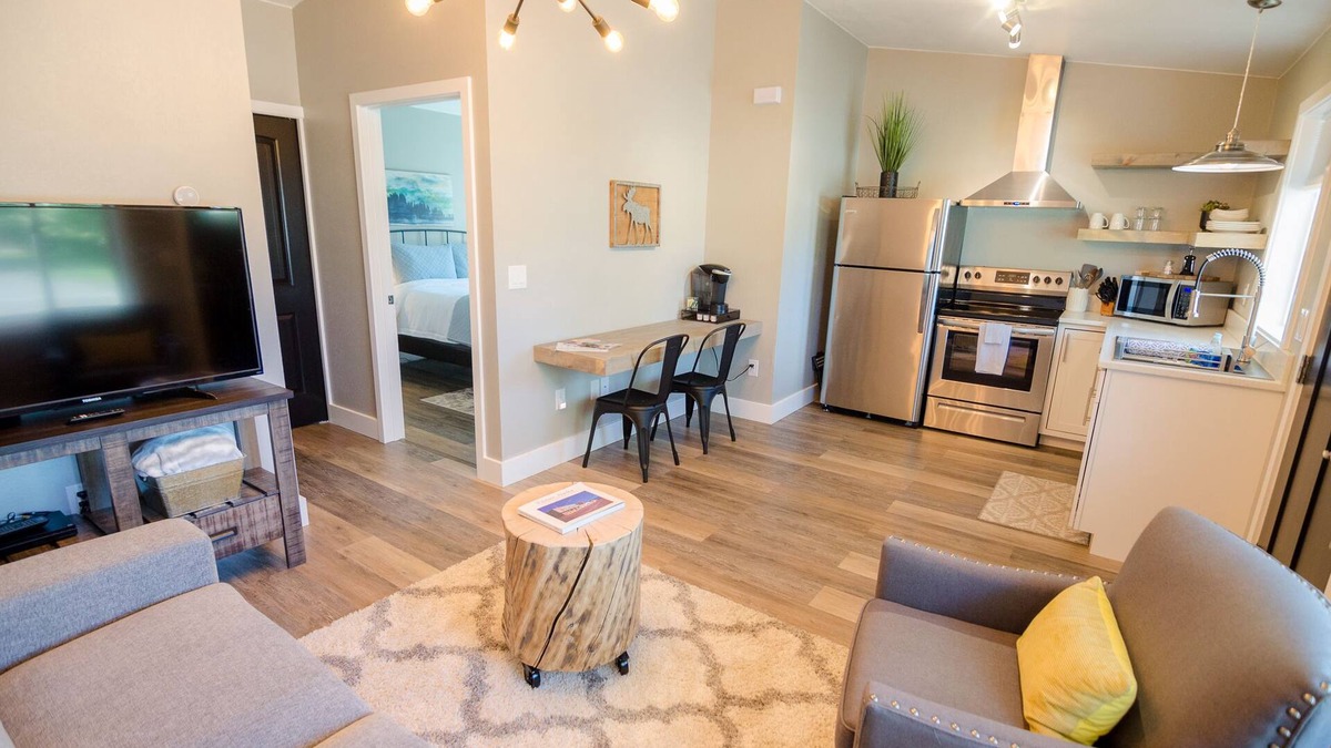 Palmer Apartment | Colony Suites
