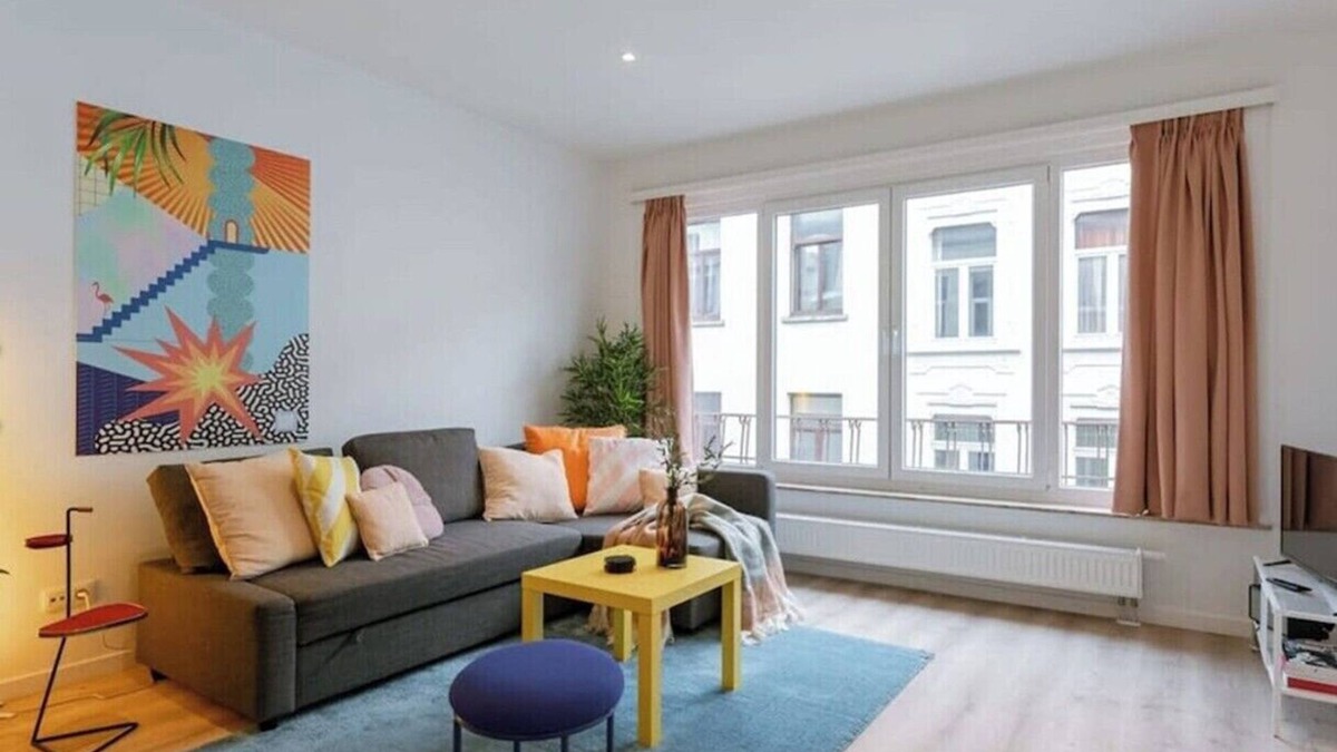 Antwerp Apartment | Color POP Apartment