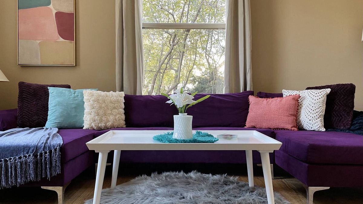 Evansville House | Color Pop Casa | 2BR/1BA Townhome near Ford Center