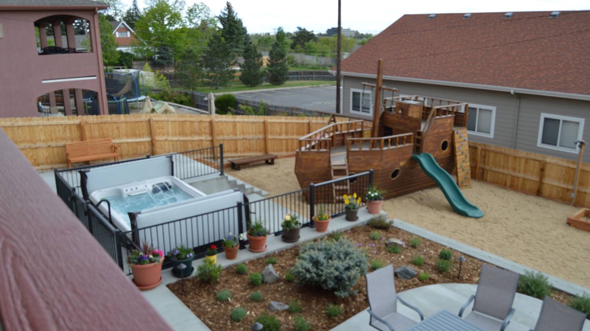 Northglenn House | Colorado Getaway w/Hot Tub & Fire-pit Sleeps 16+
